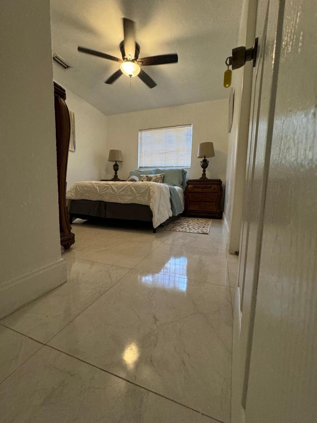 Ludge By Miami Airport Hostel ภายนอก รูปภาพ