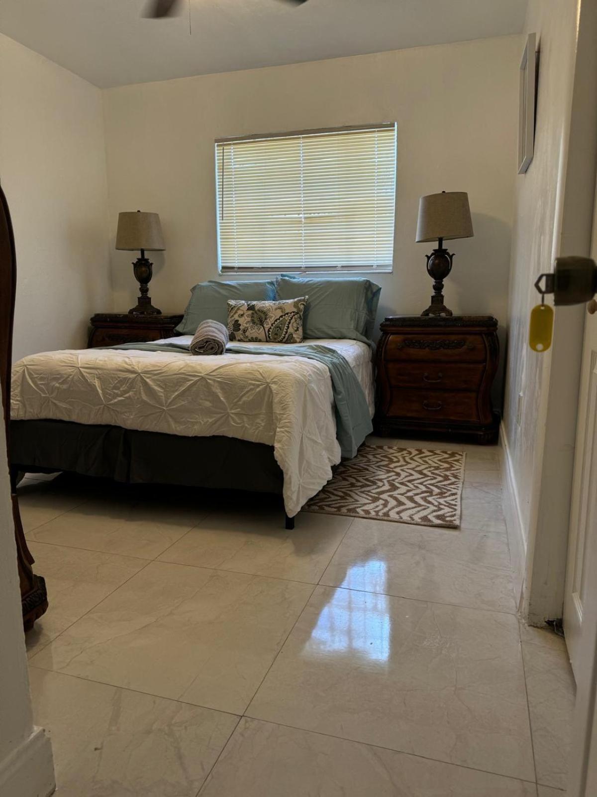 Ludge By Miami Airport Hostel ภายนอก รูปภาพ