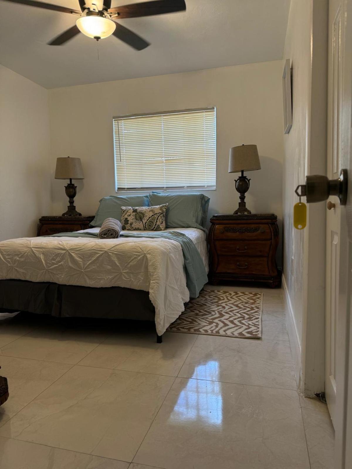 Ludge By Miami Airport Hostel ภายนอก รูปภาพ
